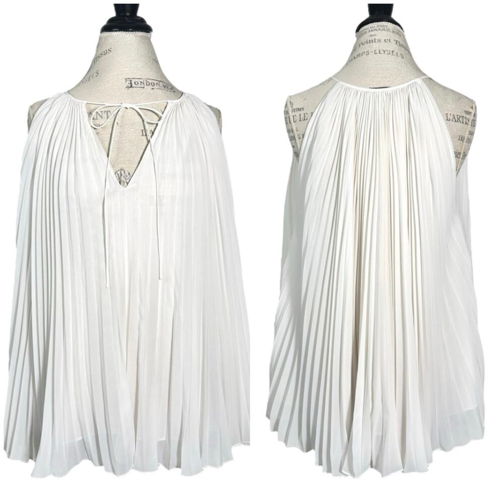 Elizabeth and James | Women | Nina White Halter Accordion Pleated Blouse | Small
